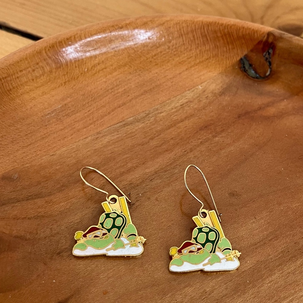 Freddy B Turtle Skiing Earrings Enamel Metal Vintage 1975 Aviva Ent.